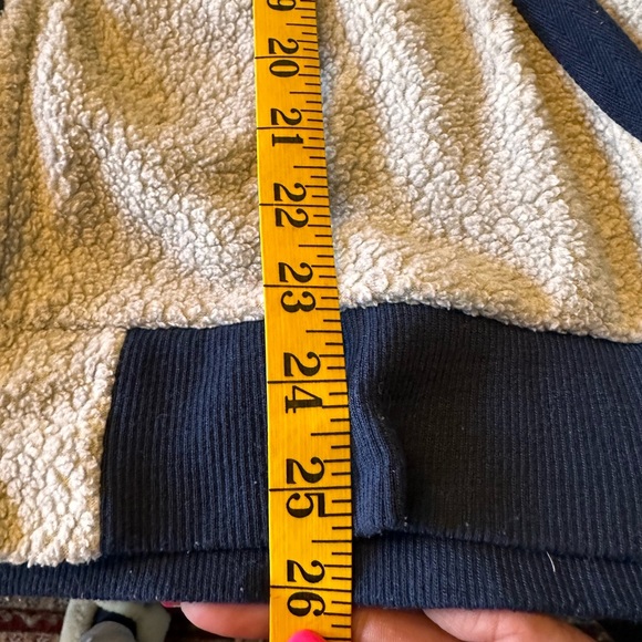 Patagonia men’s small vintage cream/gray with blue trim zip up jacket. - Picture 13 of 14